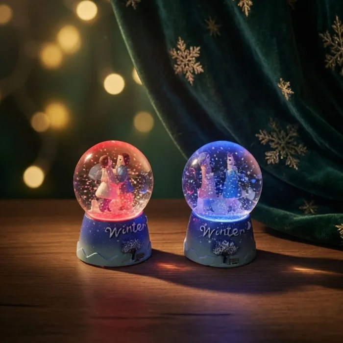 BUĞZ Mini Işıklı Kar Küresi - Sevimli Çift Tasarımlı - Winter Temalı