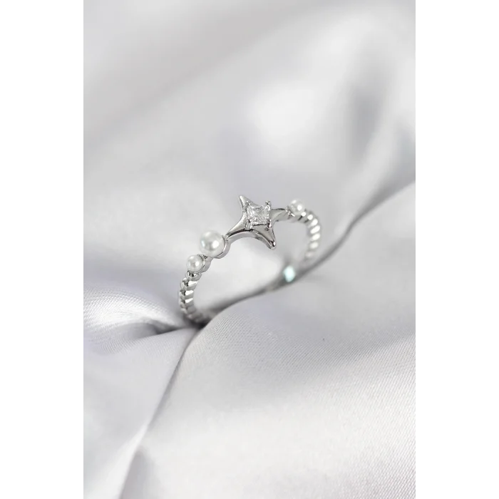 BUĞZ Minimal Kutup Yıldızı Model Zirkon Taşlı Gümüş Renk Kadın Yüzük