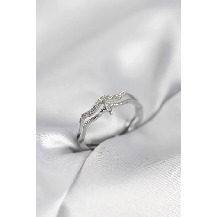 BUĞZ Minimal Yıldız Model Gümüş Renk Zirkon Taşlı Kadın Yüzük