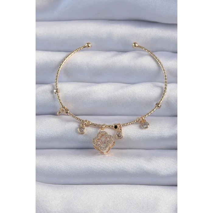 BUĞZ Pirinç Altın Renk Zirkon Taşlı Yonca Model Charm Bileklik