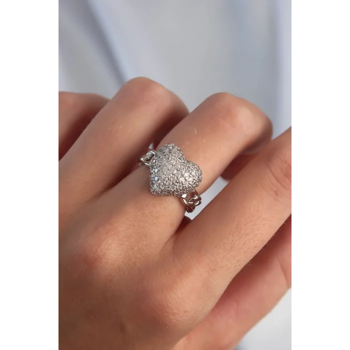 BUĞZ Pirinç Ayarlamalı Gümüş Renk Zirkon Taşlı Bombeli Kalp Yüzük