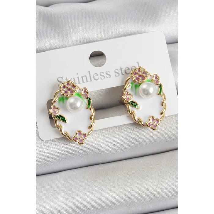 BUĞZ Pirinç Beyaz Mineli İnci Detaylı Sanatsal Portre Model Gold Renk Kadın Küpe