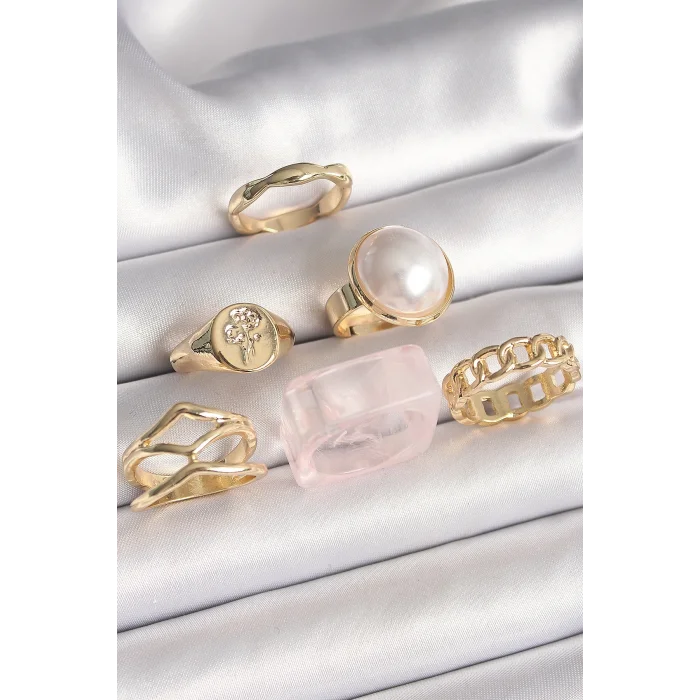 BUĞZ Pirinç Gold Renk Beyaz İncili Zincir Yüzük Figür İşleme Detay 6Lı Kadın Yüzük Seti