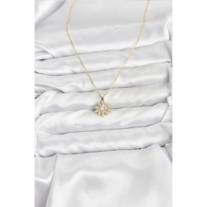 BUĞZ Pirinç Gold Renk Çiçek Model Kadın Kolye - BUĞZ