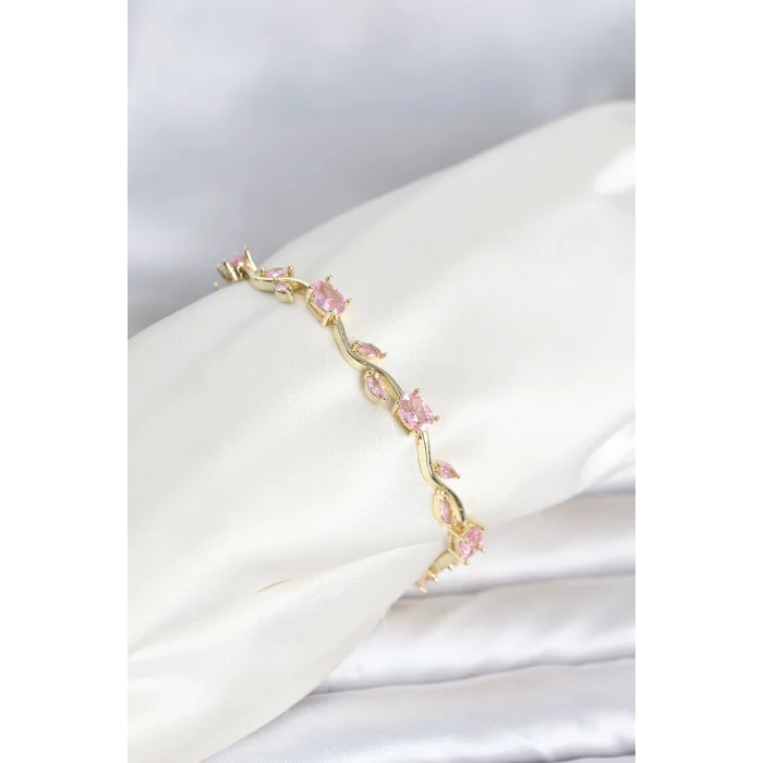 BUĞZ Pirinç Gold Renk Pembe Zirkon Taşlı Çiçek Model Kadın Bileklik