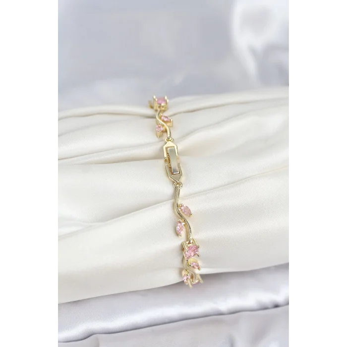 BUĞZ Pirinç Gold Renk Pembe Zirkon Taşlı Çiçek Model Kadın Bileklik