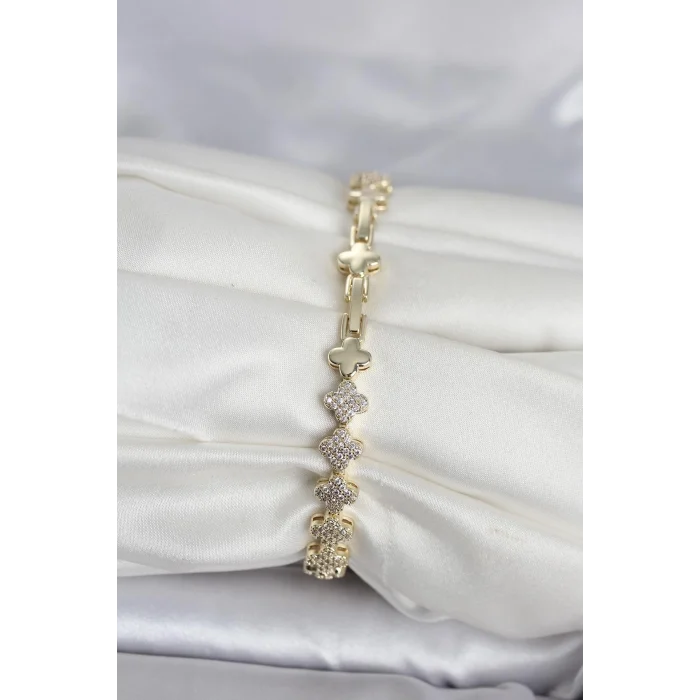 BUĞZ Pirinç Gold Renk Yonca Model Sıralı Zirkon Taşlı Kadın Bileklik