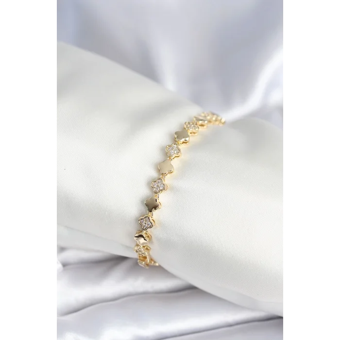 BUĞZ Pirinç Gold Renk Zirkon Taşlı Yonca Model Kadın Bileklik