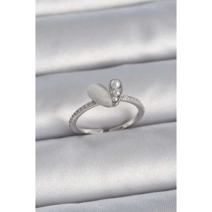 BUĞZ Pirinç Gümüş Renk Ayarlanabilir Zirkon Taşlı İncili Beyaz Mineli Kalp Model Kadın Yüzük