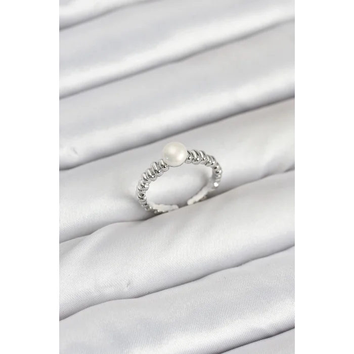 BUĞZ Pirinç Gümüş Renk Göbek İnci Model Kadın Yüzük