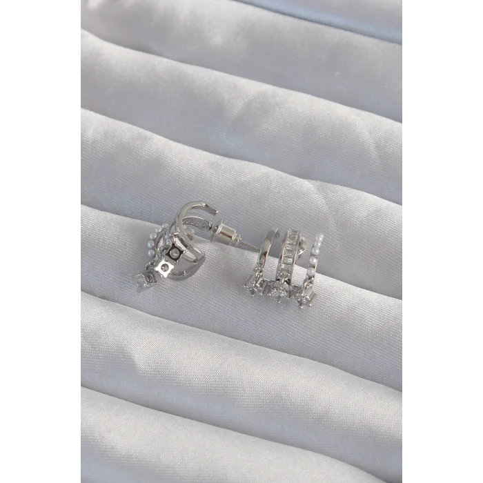 BUĞZ Pirinç Gümüş Renk İncili Çoklu Zirkon Taşlı Yarım Halka Küpe - Lisinya