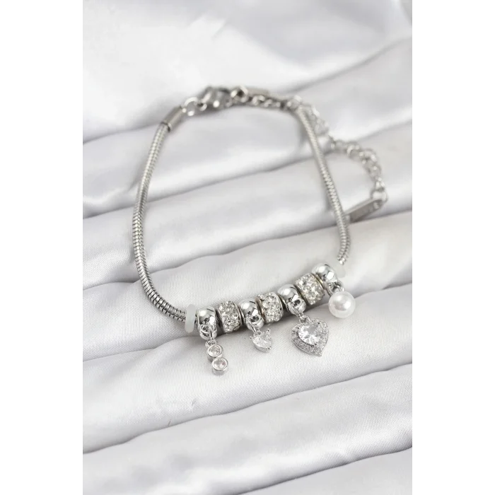 BUĞZ Pirinç Gümüş Renk Kalp Charmlı Kadın Bileklik