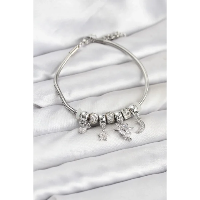 BUĞZ Pirinç Gümüş Renk Kalpli Model Charmlı Kadın Bileklik