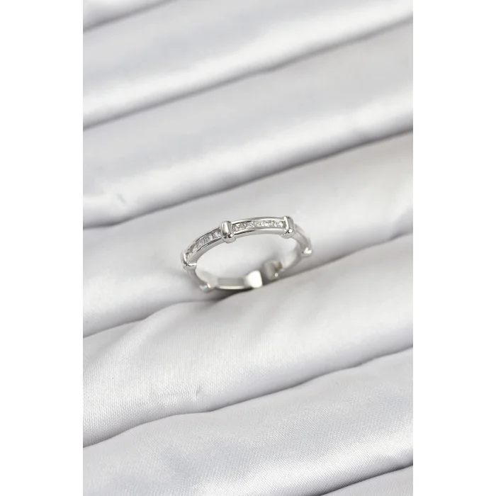 BUĞZ Pirinç Gümüş Renk Kemik Model Zirkon Taşlı Kadın Yüzük