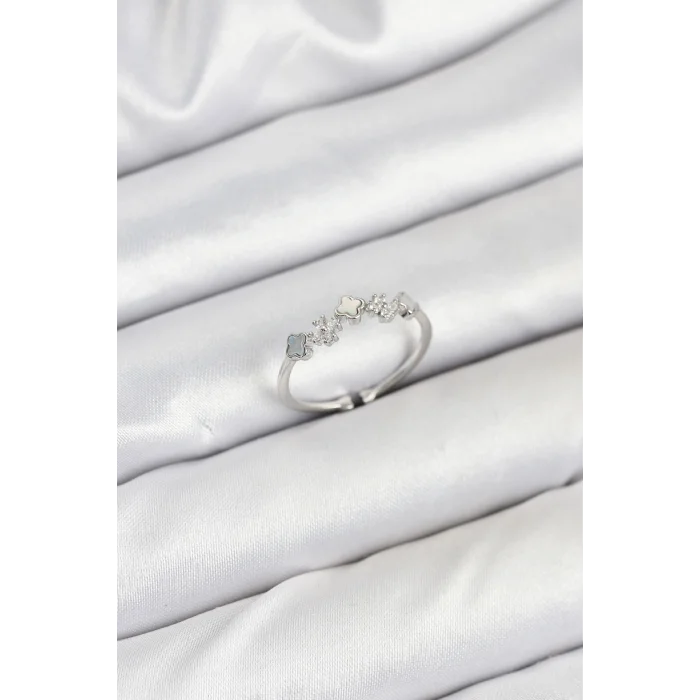 BUĞZ Pirinç Gümüş Renk Minimal Yonca Detaylı Kadın Yüzük