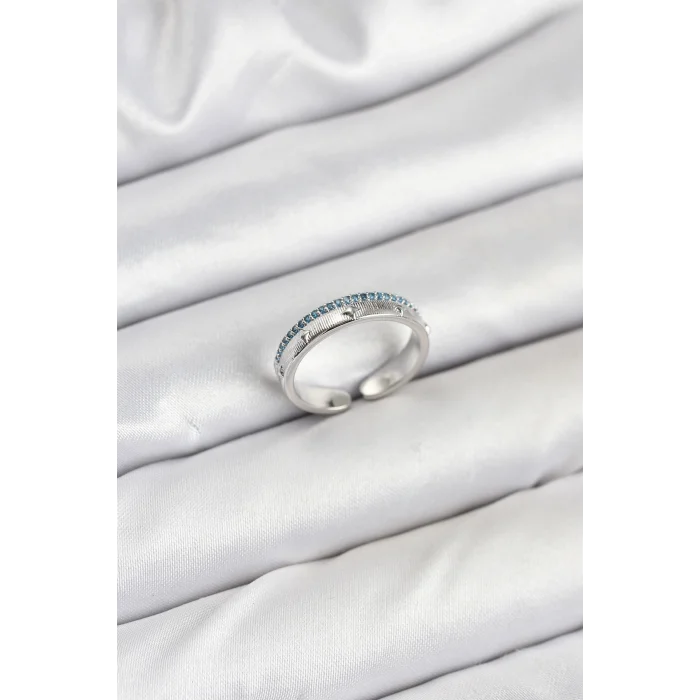 BUĞZ Pirinç Gümüş Renk Sıralı Zirkon Taşlı Kutup Yıldızı Model Kadın Yüzük