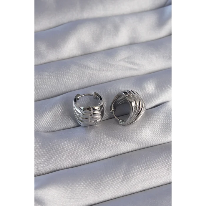 BUĞZ Pirinç Gümüş Renk Tırtıklı Minimal Bombeli Tasarım Küpe - Lisinya