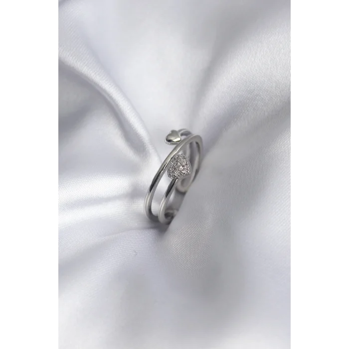 BUĞZ Pirinç Gümüş Renk Zirkon Taş Detay Kalp Model Kadın Yüzük