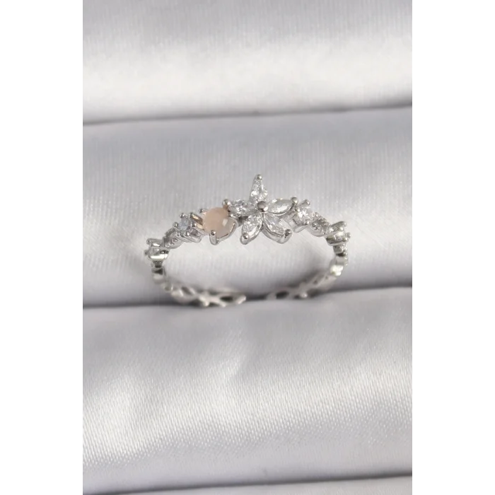 BUĞZ Pirinç Gümüş Renk Zirkon Taşlı Çiçek Model Ayarlanabilir Yüzük