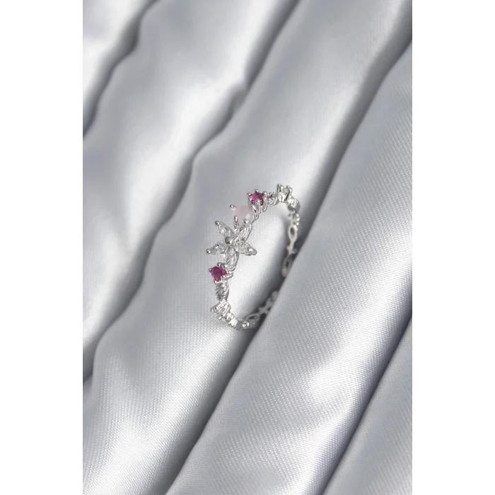 BUĞZ Pirinç Gümüş Renk Zirkon Taşlı Çiçek Model Pembe Zirkon Taş Detay Kadın Yüzük