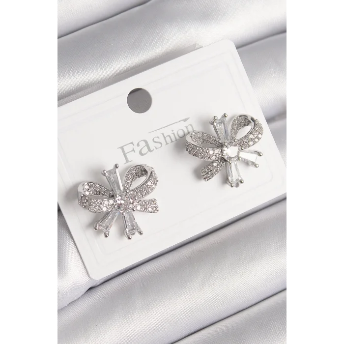 BUĞZ Pirinç Gümüş Renk Zirkon Taşlı Fiyonk Model Kadın Küpe