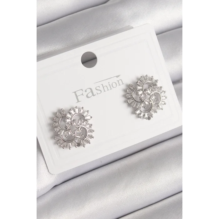 BUĞZ Pirinç Gümüş Renk Zirkon Taşlı Yonca Model Kadın Küpe