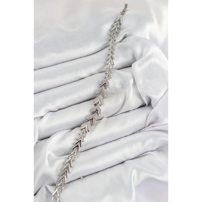 BUĞZ Pirinç Zirkon Taşlı Sıralı Ok Model Gümüş Renk Kadın Bileklik