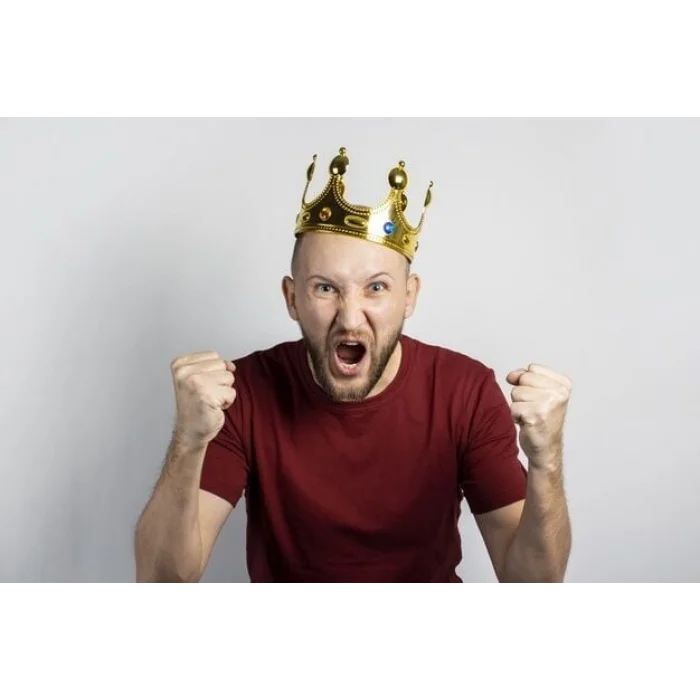 BUĞZ Plastik Kral Tacı Altın Renk Yetişkin Boy 55 cm