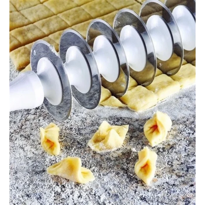  Pratik 9 Bıçaklı Mantı Kesme Merdanesi