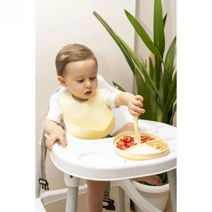 BUĞZ Sarı 3’lü Silikon Yemek Seti – Önlük + Diş Kaşıyıcılı Kaşık + Vakumlu Tabak