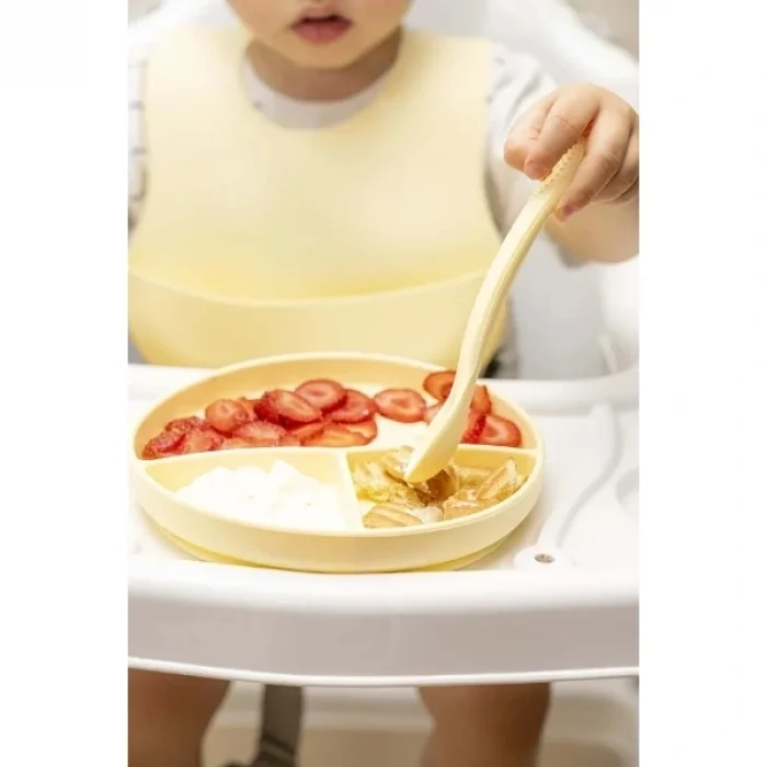 BUĞZ Sarı 3’lü Silikon Yemek Seti – Önlük + Diş Kaşıyıcılı Kaşık + Vakumlu Tabak