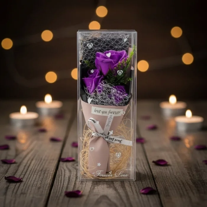 BUĞZ Şeffaf Kutulu Üç Gül Buketi