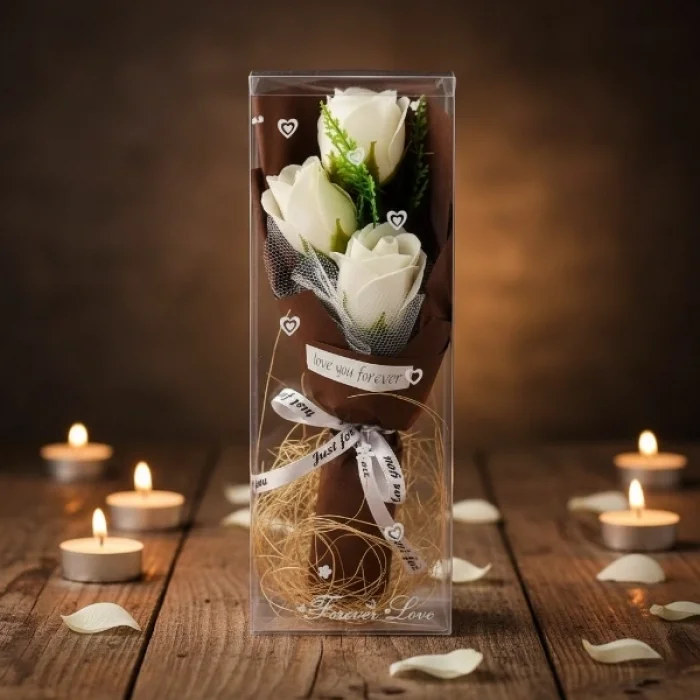 BUĞZ Şeffaf Kutulu Üç Gül Buketi