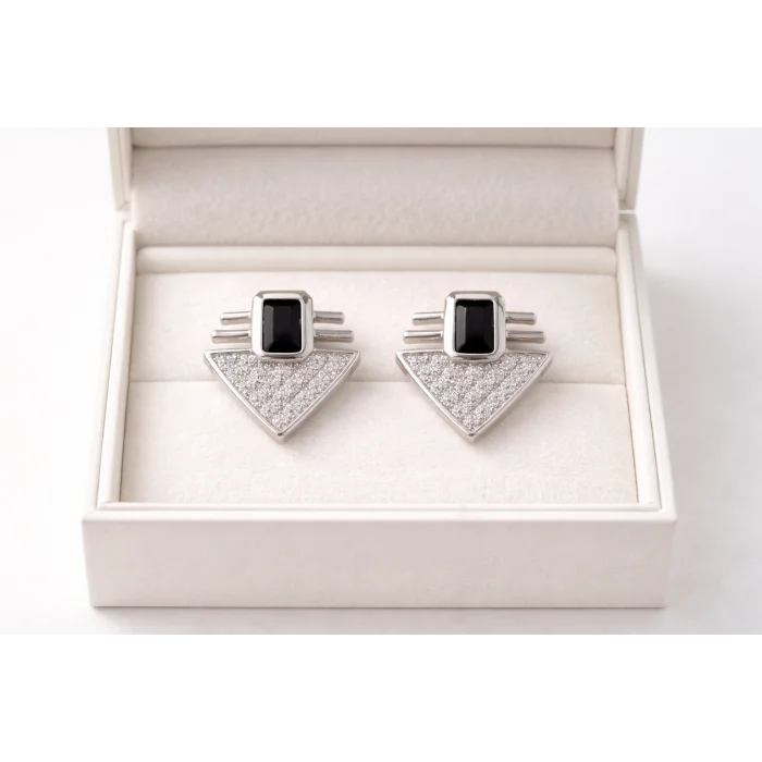 BUĞZ Serenay Küpe MODEL 9 – Siyah Taşlı Geometrik Zirkon Detaylı Gümüş Renk Çelik Küpe, Kararma Yapmaz