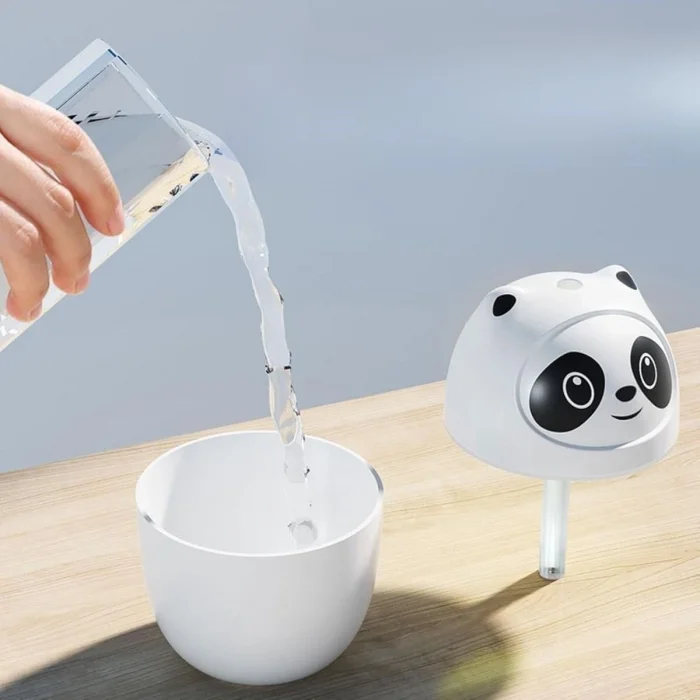 BUĞZ Sevimli Panda Figürlü Hava Nemlendirici – Ultrasonik Soğuk Buhar Makinesi, LED Işıklı Masaüstü Oda Nemlendirici