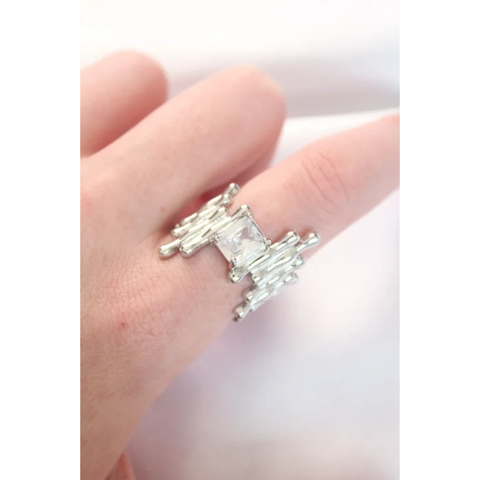 BUĞZ Silver Renk Tırtıklı Kalın Baget Taş Tasarım Ayarlanabilir Yüzük - Lisinya