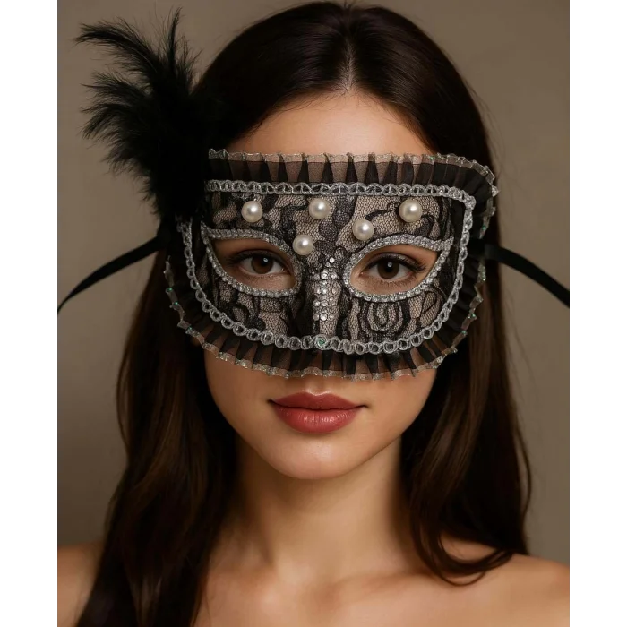 Siyah Renk Yandan Tüylü İnci İşlemeli Taşlı Dantelli Parti Maskesi 17x12 cm