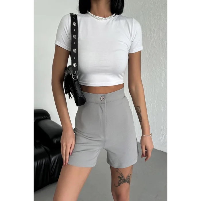 BUĞZ Tarz ve Rahatlığı Bir Arada Sunan Yüksek Bel Esnek Likralı Krep Şort Gri ( BUĞZ )