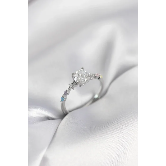 BUĞZ Tek Taş Model Zirkon Taşlı Gümüş Renk Kadın Yüzük