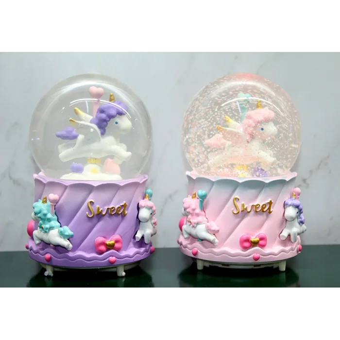 BUĞZ Unicorn İçi Dönmeli Püskürtmeli Işıklı Müzikli Kar Küresi Büyük Boy