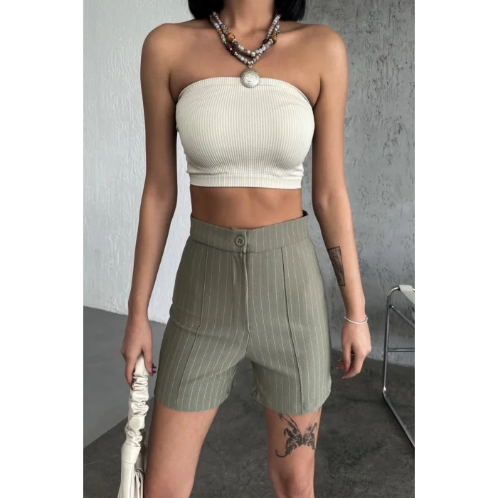 BUĞZ Zarif ve Şıklığı Bir Arada Sunan Yüksek Bel Krep Esnek Çimalı Çizgili Şort Haki ( BUĞZ )