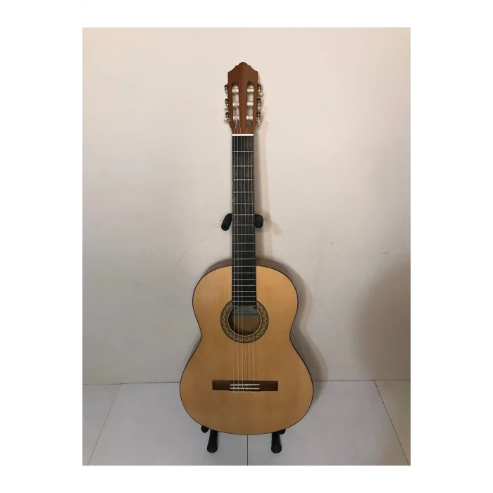 Genel Ürün C30 Klasik Gitar (mağazada Kullanılmış)