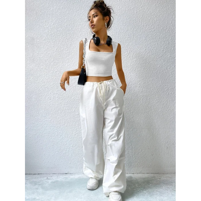 Kadın Beyaz Kare Yaka Kalınlaşan Omuz Detaylı Crop Top Bluz