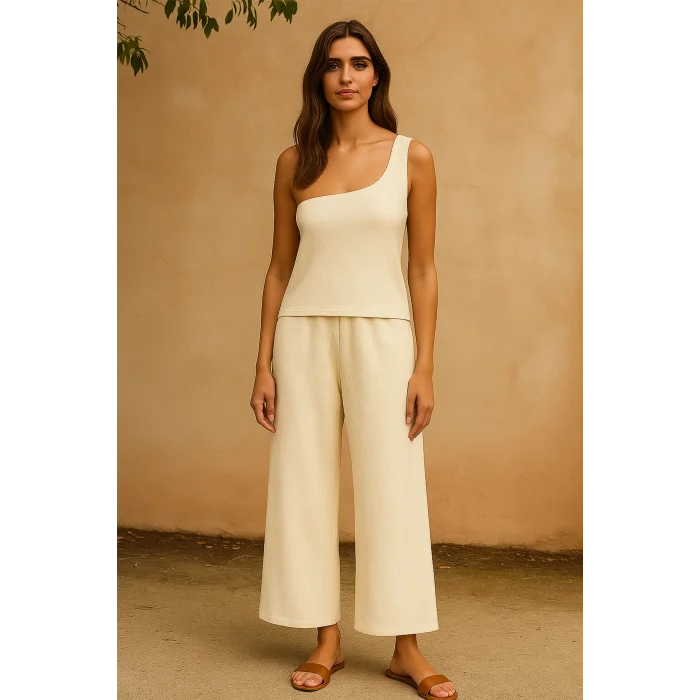 Kadın Beyaz Tek Omuzlu Şık Bluz & Geniş Paça Pantolon İkili Takım