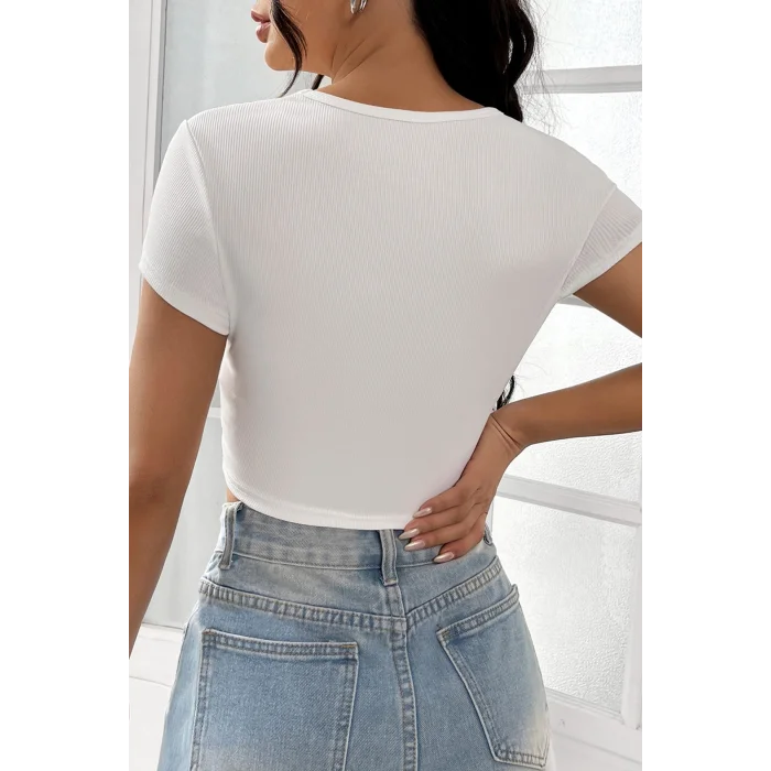 Kadın Beyaz Yarım Kol Düz Yaka Crop Top Bluz