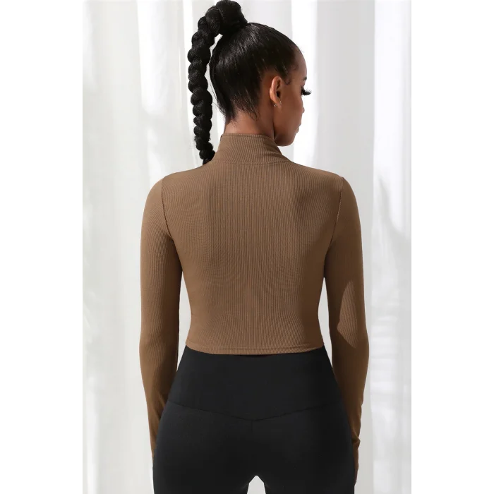 Kadın Kahverengi Uzun Kol Fermuarlı Parmak Geçme Detaylı Dik Yaka Crop Top Bluz