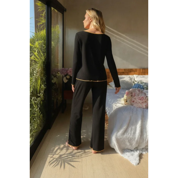 Kadın Siyah Fiyonklu İç Çamaşırı ve Uzun Kollu V Yaka Pijama Takımı 4lü Set