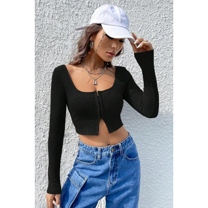 Kadın Siyah Uzun Kollu Agraflı Göğüs ve Göbek Dekolteli Crop Top Bluz