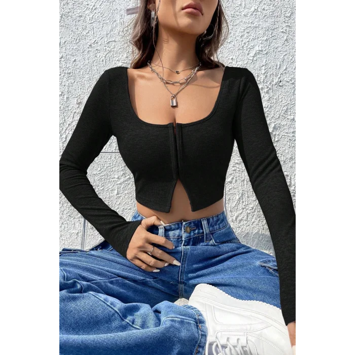 Kadın Siyah Uzun Kollu Agraflı Göğüs ve Göbek Dekolteli Crop Top Bluz