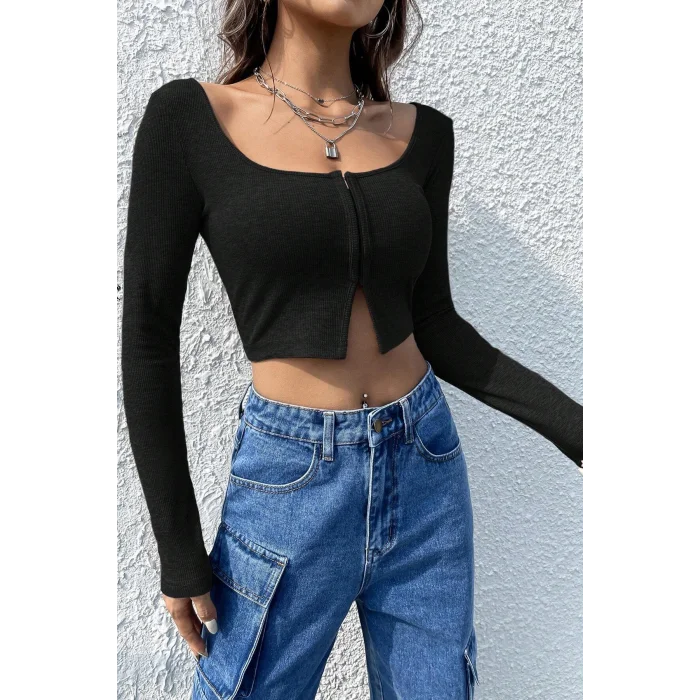 Kadın Siyah Uzun Kollu Agraflı Göğüs ve Göbek Dekolteli Crop Top Bluz